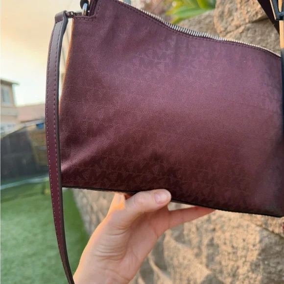 Michael Kors 2way carry crossbody burgandy w/ sparkle bag, silver hardware NWOT - Picture 11 of 16